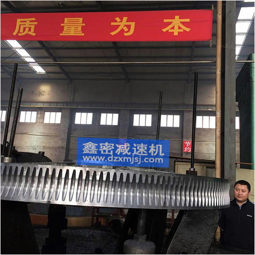 ���͙Cе�O��ֱ��4��΁݆